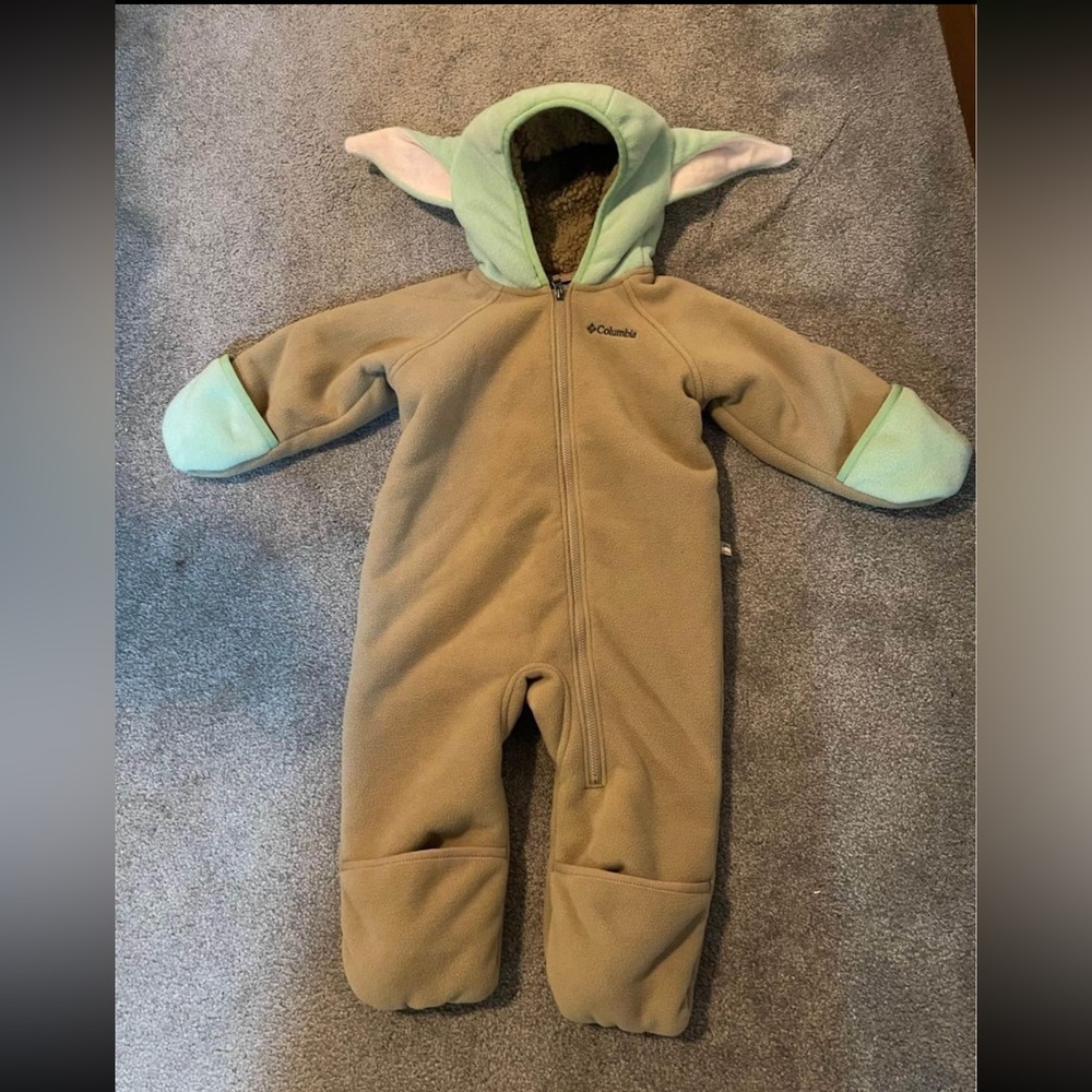 Baby Yoda Columbia bunting snowsuit side 12-18 months